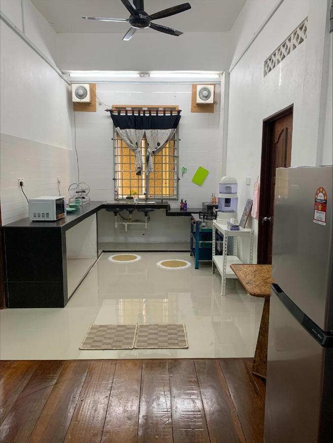 La Wood Homestay كامبونغ كوالا بيسوت المظهر الخارجي الصورة